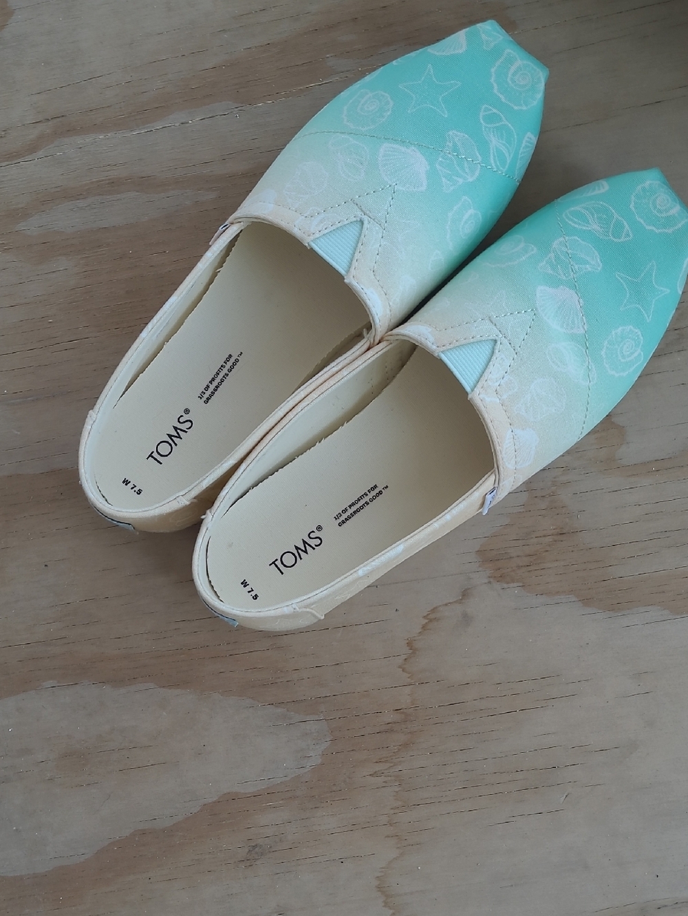 Toms Women's Seafoam Green Ombre Shell Print Classic Alpargatas - Picture 5 of 9